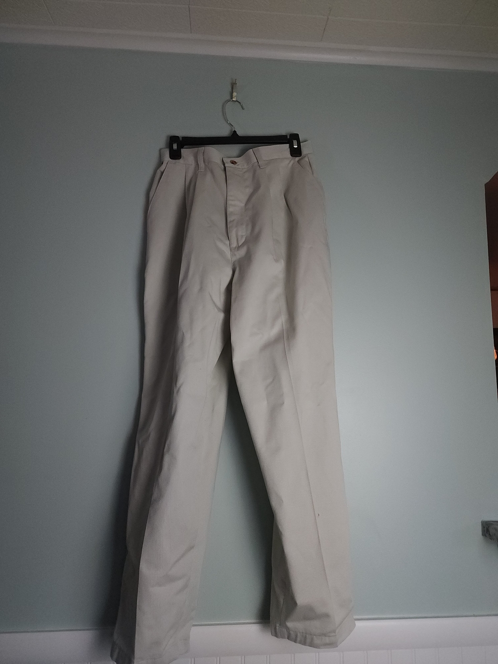chic Women's Khaki Straight-Leg Chinos - Light Tan